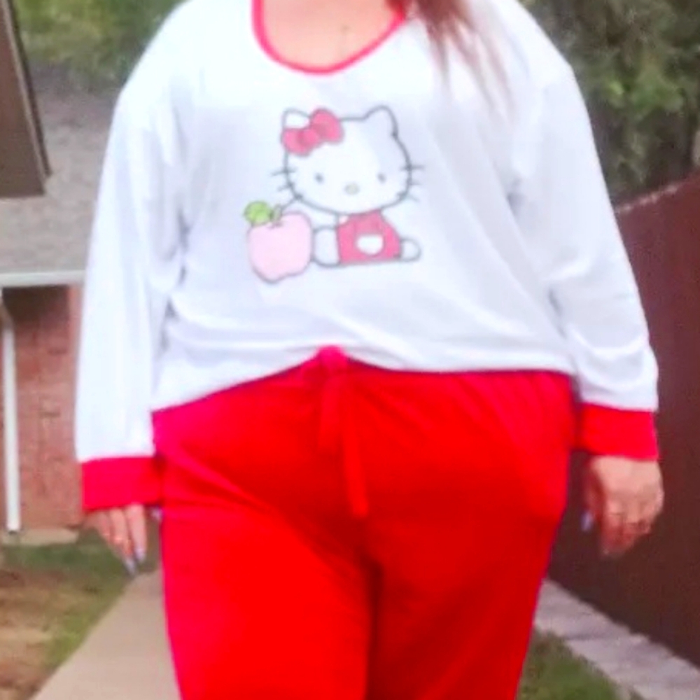 Hot Topic Hello kitty L/S shirt